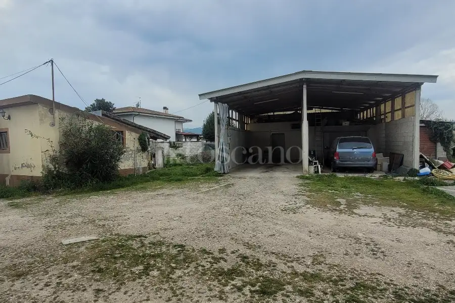 Casa Indipendente in vendita di 534 mq a €255.000 (rif. 1/2026)