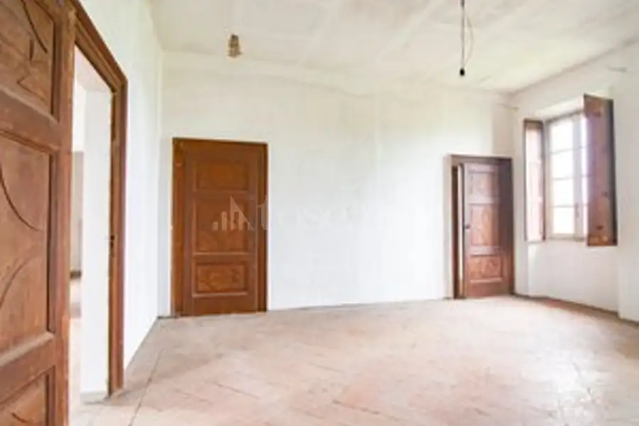 Casale in vendita di 400 mq a €180.000 (rif. 11/2026)