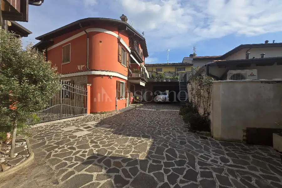 Casa Indipendente in vendita di 410 mq a €615.000 (rif. 40/2025)