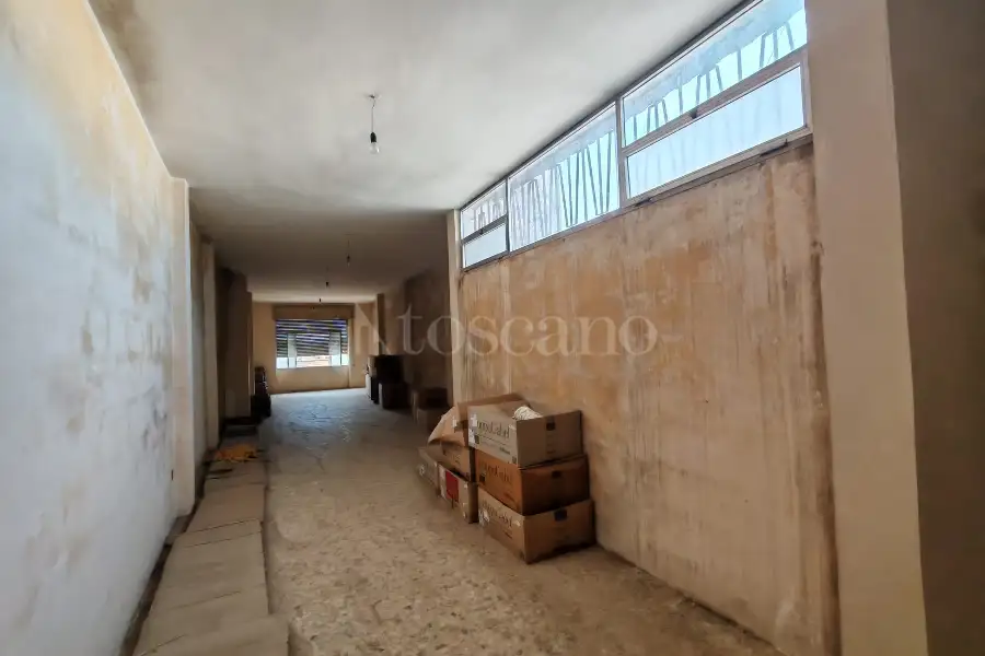 Box in vendita di 174 mq a €165.000 (rif. 53/2025)