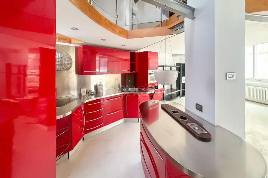 Loft in vendita di 100 mq a €685.000 (rif. 12/2025)