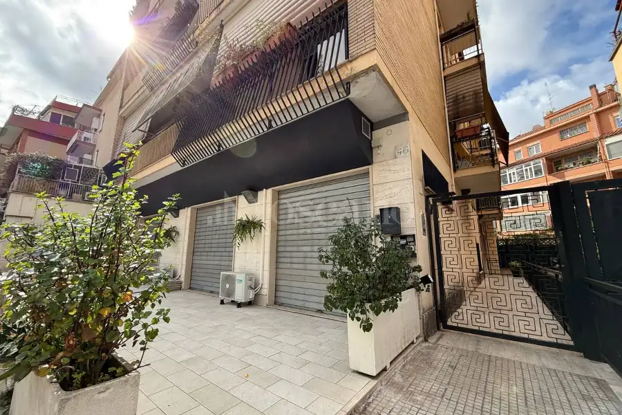 Negozio in vendita di 150 mq a €235.000 (rif. 10/2025)