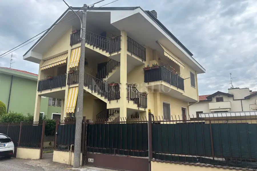 Villa in vendita di 290 mq a €390.000 (rif. 27/2026)