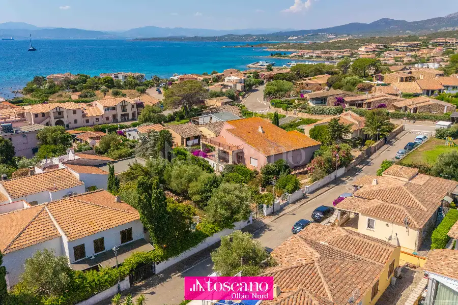 Villa in vendita di 330 mq a €1.500.000 (rif. 42/2026)