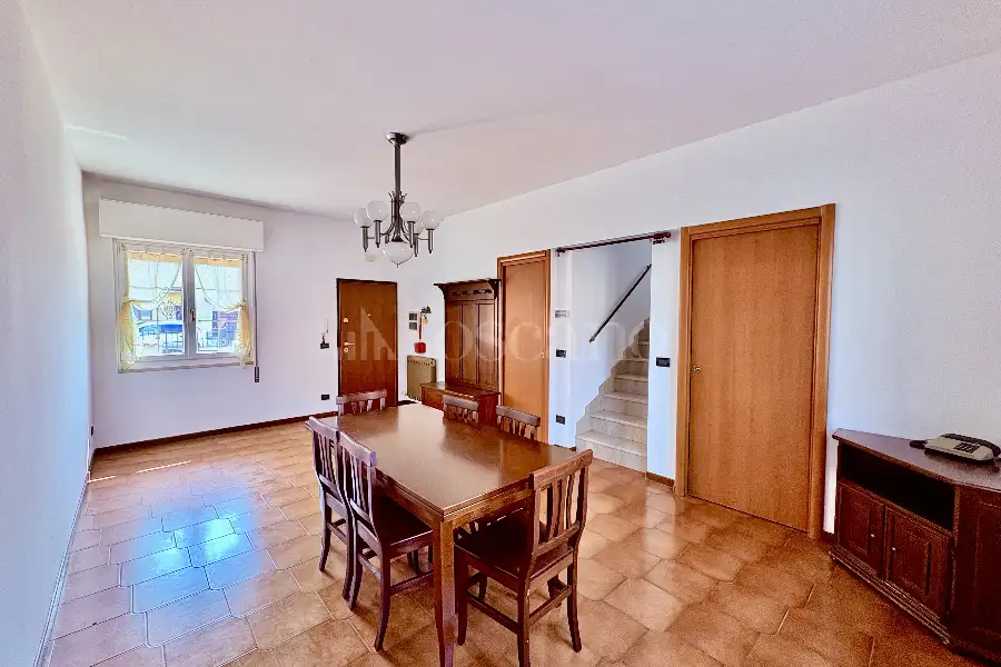 Villa Bifamiliare in vendita di 120 mq a €330.000 (rif. 17/2026)