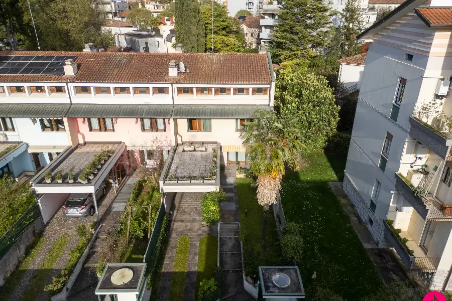 Villino a Schiera in vendita di 310 mq a €440.000 (rif. 53/2026)