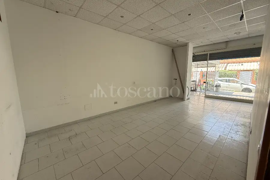 Negozio in affitto di 70 mq a €800 (rif. 3/2025)