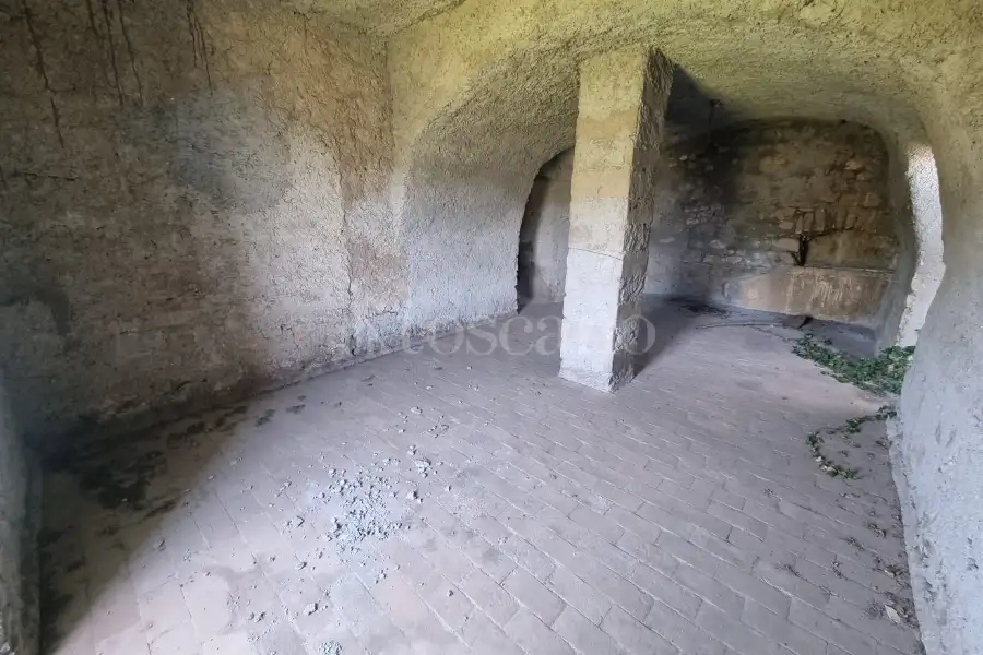 Casale in vendita di 660 mq a €95.000 (rif. 22/2025)