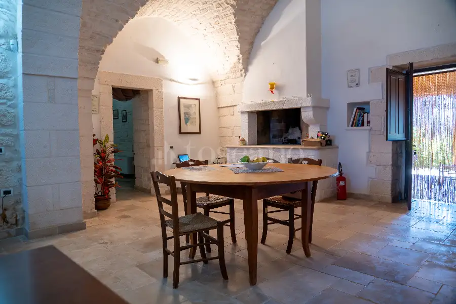 Villa in vendita di 1.500 mq a €2.200.000 (rif. 19/2025)