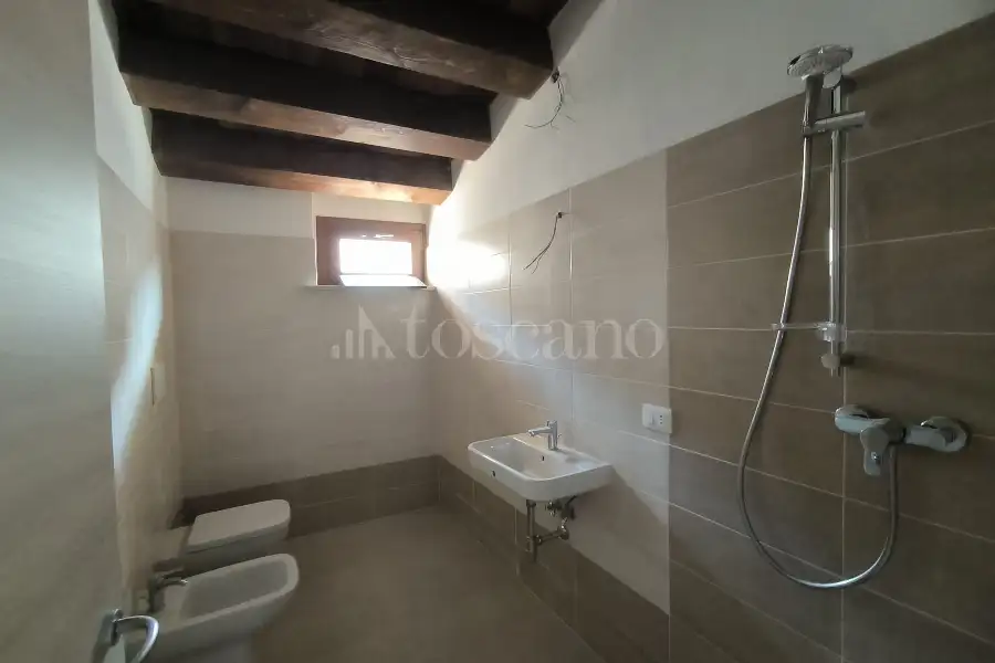Casa Indipendente in vendita di 300 mq a €450.000 (rif. 32/2026)