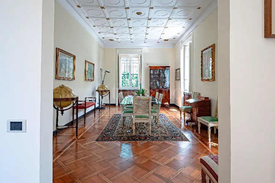Villa in vendita di 496 mq a €3.950.000 (rif. 71/2026)