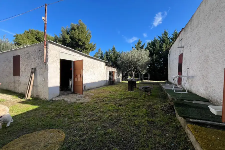 Villa Plurifamiliare in vendita di 250 mq a €110.000 (rif. 14/2026)