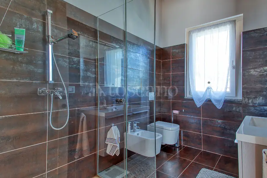 Villa in vendita di 275 mq a €820.000 (rif. 48/2026)