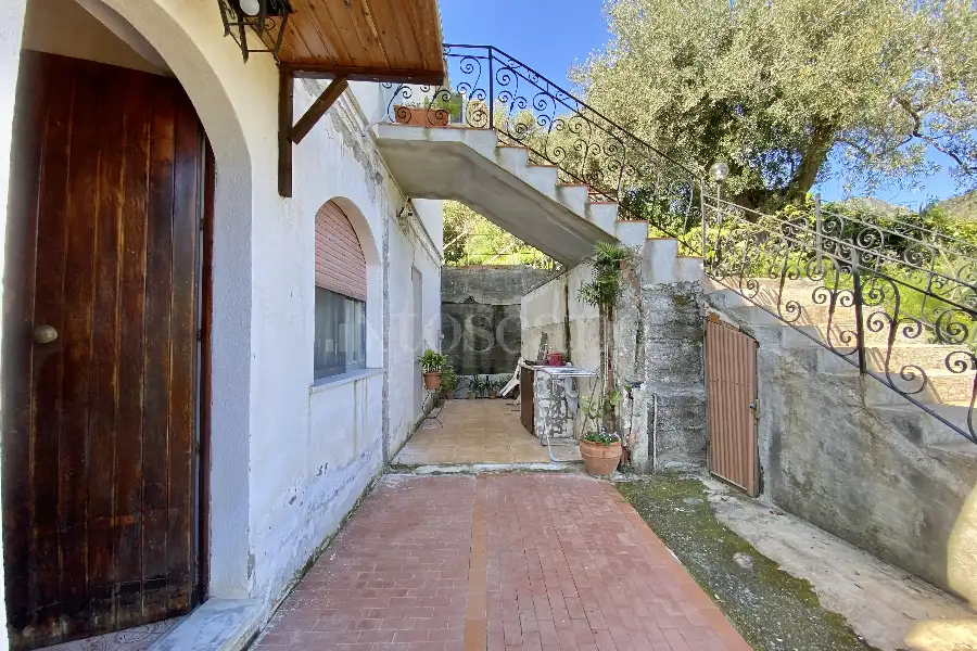 Casa Indipendente in vendita di 158 mq a €865.000 (rif. 20/2026)