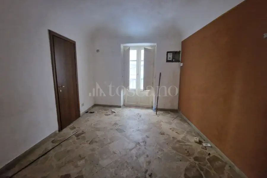 Palazzo in vendita di 330 mq a €420.000 (rif. 51/2025)