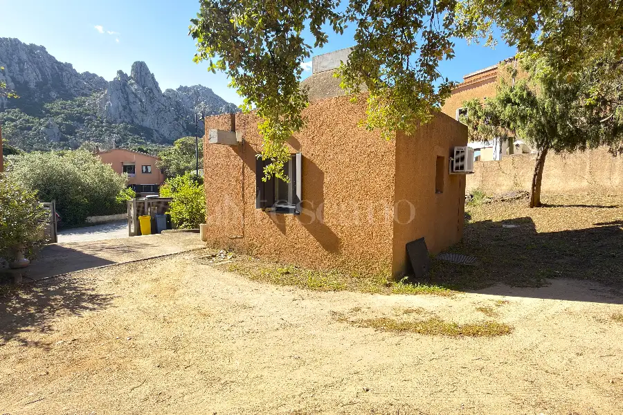 Laboratorio in vendita di 400 mq a €1.985.000 (rif. 12/2026)