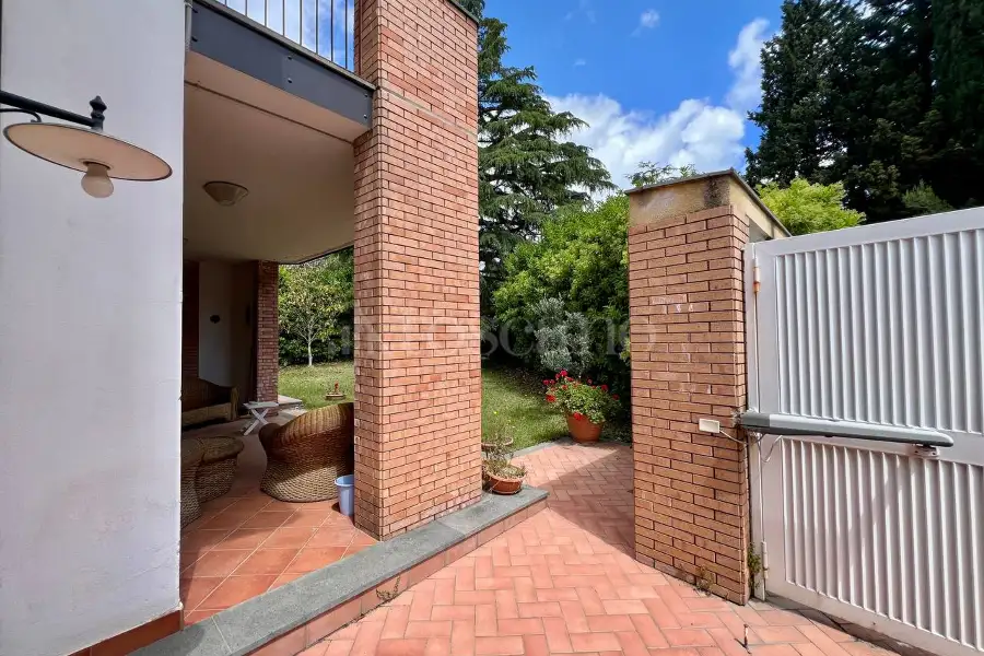 Villa Bifamiliare in vendita di 287 mq a €415.000 (rif. 87/2025)