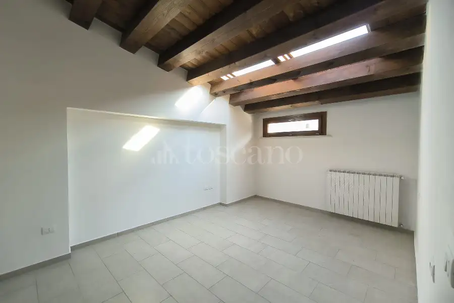 Casa Indipendente in vendita di 300 mq a €450.000 (rif. 32/2026)