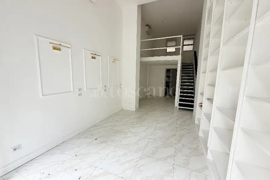 Negozio in vendita di 55 mq a €480.000 (rif. 120/2026)