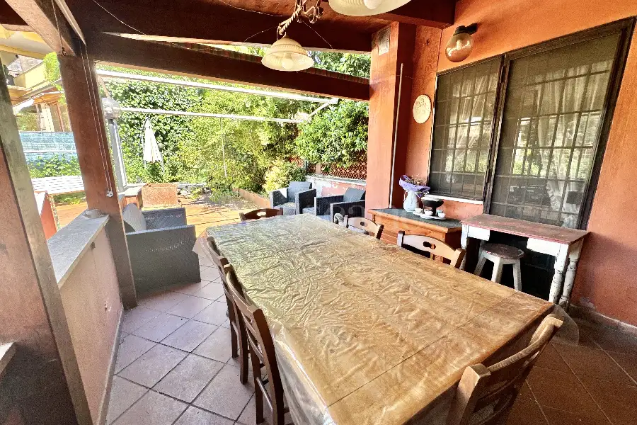 Villa Plurifamiliare in vendita di 300 mq a €649.000 (rif. 18/2026)