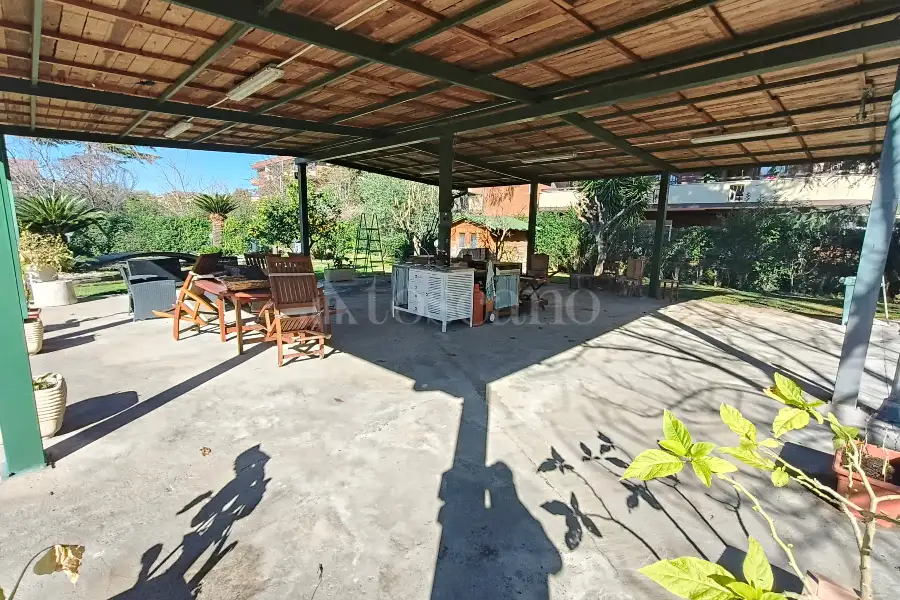 Villa Bifamiliare in vendita di 280 mq a €899.000 (rif. 72/2025)