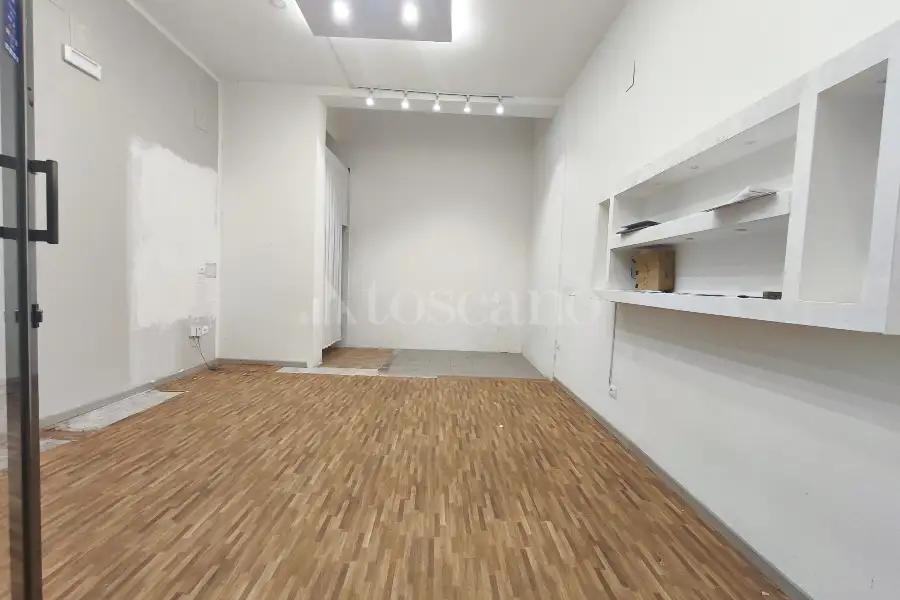 Negozio in affitto di 30 mq a €520 (rif. 7/2026)