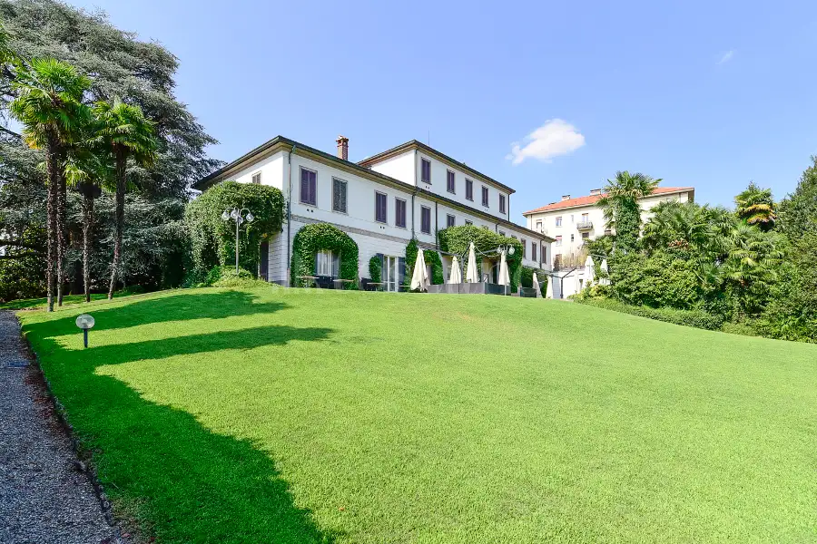 Albergo in vendita di 2.300 mq a €4.500.000 (rif. 39/2026)