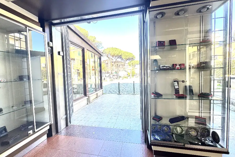Attività Commerciale in vendita di 56 mq a €329.000 (rif. 6/2025)
