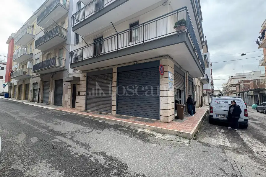 Negozio in vendita di 114 mq a €205.000 (rif. 8/2026)
