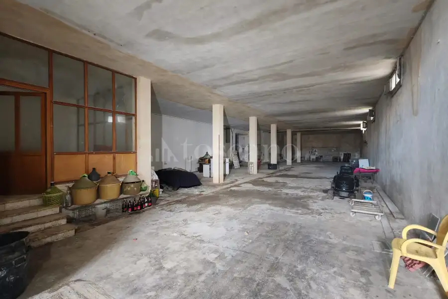 Magazzino in affitto di 300 mq a €1.200 (rif. 21/2026)
