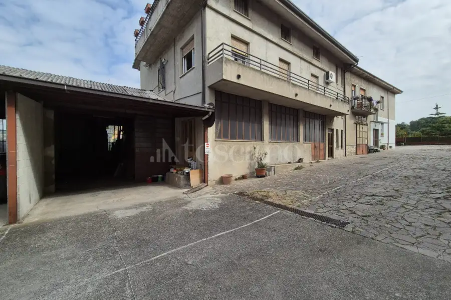 Laboratorio in vendita di 140 mq a €85.000 (rif. 26/2024)