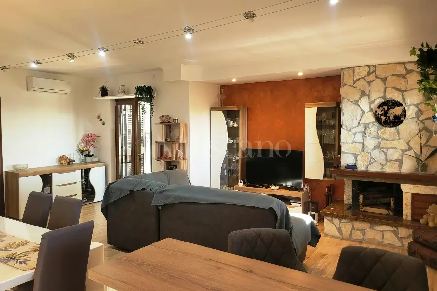 Villa Plurifamiliare in vendita di 160 mq a €339.000 (rif. 57/2026)