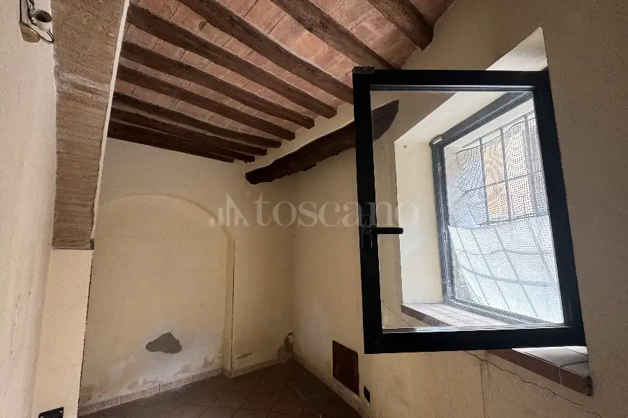 Negozio in affitto di 53 mq a €600 (rif. 12/2025)