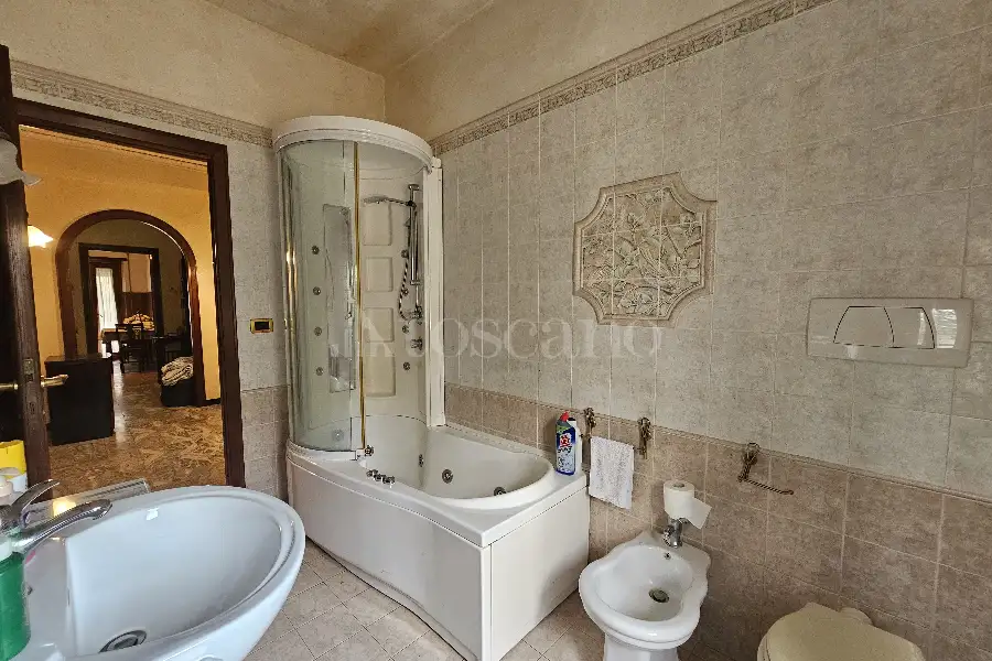 Villa Bifamiliare in vendita di 220 mq a €249.000 (rif. 28/2026)