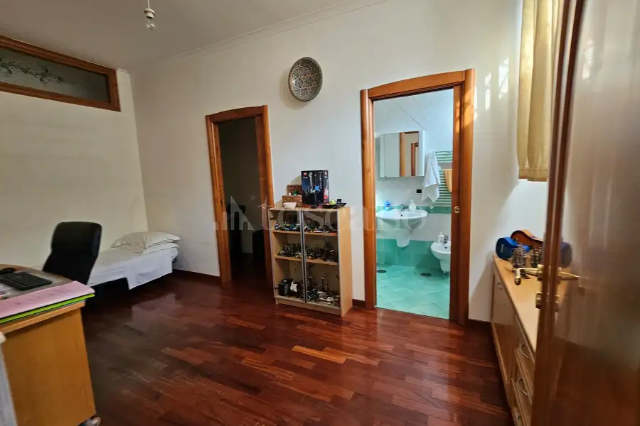 Attico in vendita di 350 mq a €780.000 (rif. 38/2026)