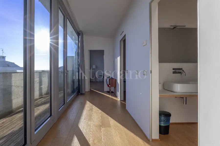Attico in vendita di 200 mq a €695.000 (rif. 126/2025)
