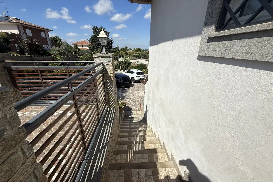 Villa Bifamiliare in vendita di 200 mq a €499.000 (rif. 10/2025)