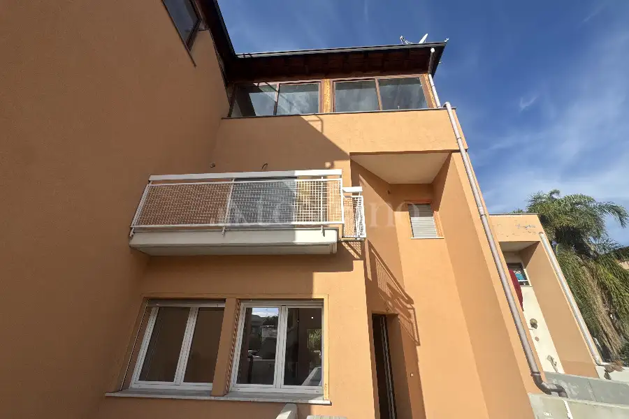 Villino a Schiera in affitto di 169 mq a €1.380 (rif. 129/2025)