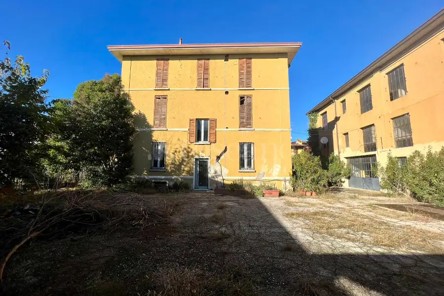 Rustico in vendita di 1.981 mq trattativa riservata (rif. 95/2022)