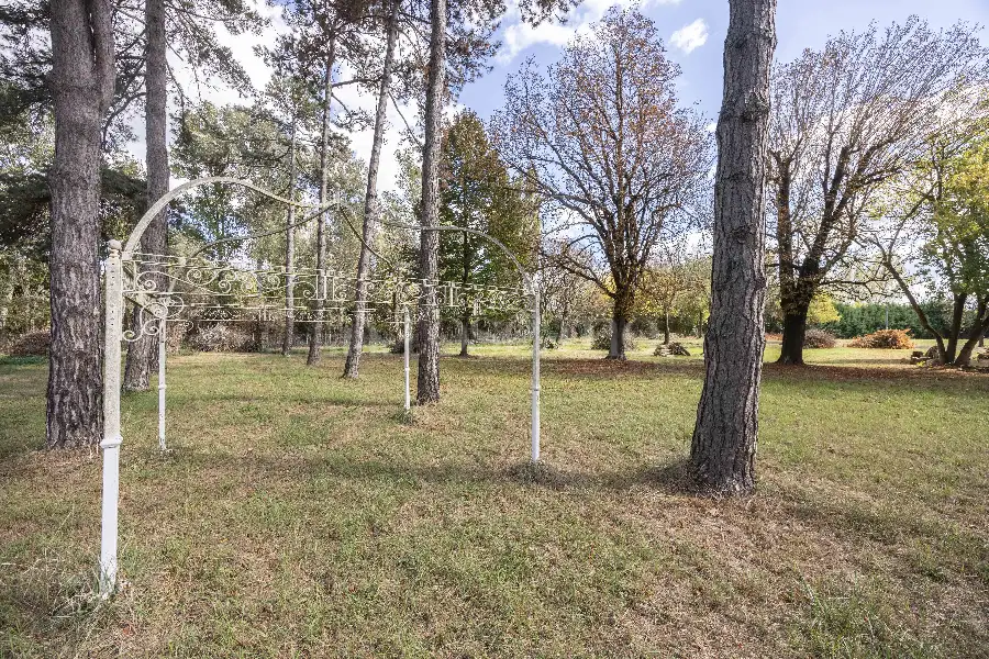 Villa in vendita di 2.660 mq a €950.000 (rif. 43/2025)