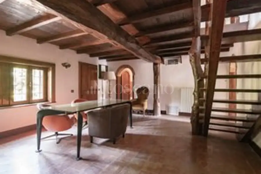 Casale in vendita di 450 mq a €450.000 (rif. 22/2026)