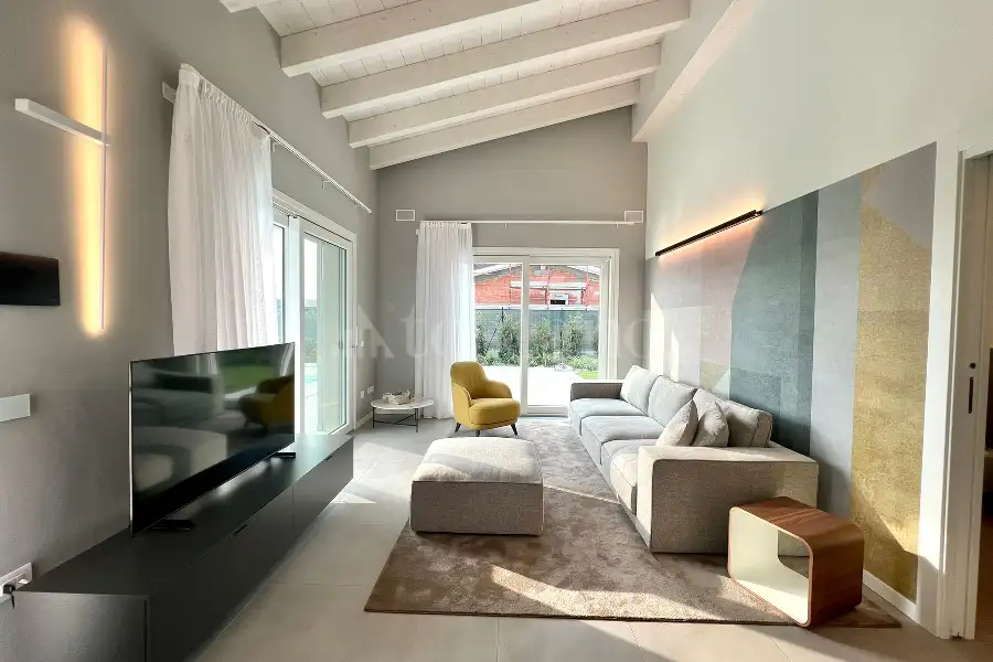 Villa in vendita di 155 mq a €620.000 (rif. 77/2022)