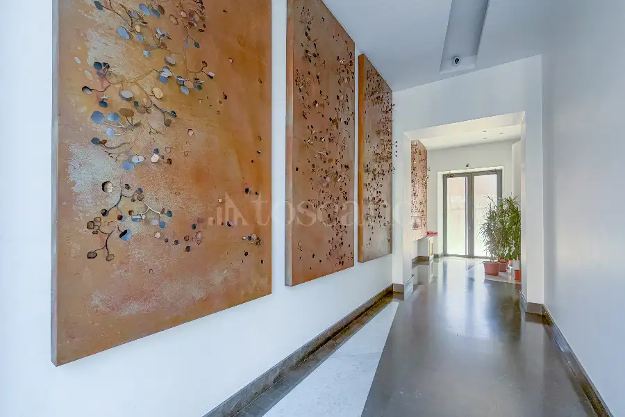 Ufficio in vendita di 250 mq a €1.450.000 (rif. 86/2026)