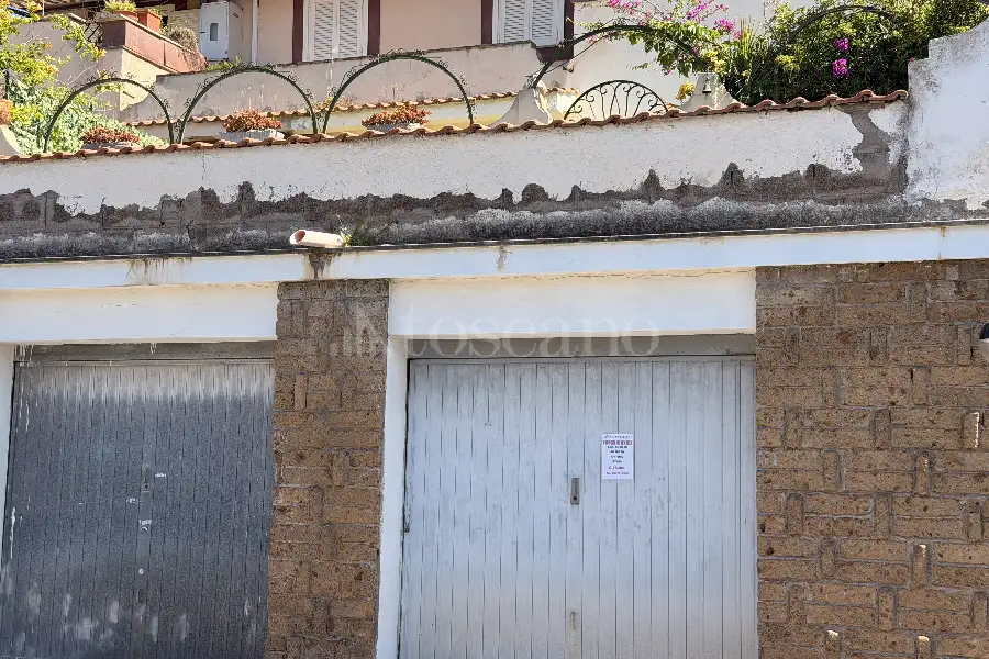 Box in vendita di 38 mq a €25.000 (rif. 28/2026)