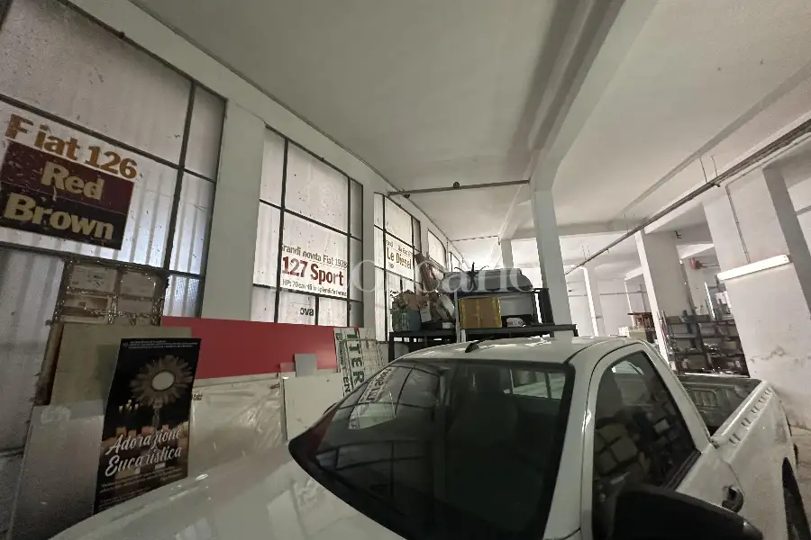 Box in affitto di 264 mq a €1.500 (rif. 114/2025)