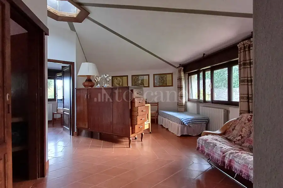 Villa Plurifamiliare in vendita di 800 mq a €1.390.000 (rif. 26/2024)