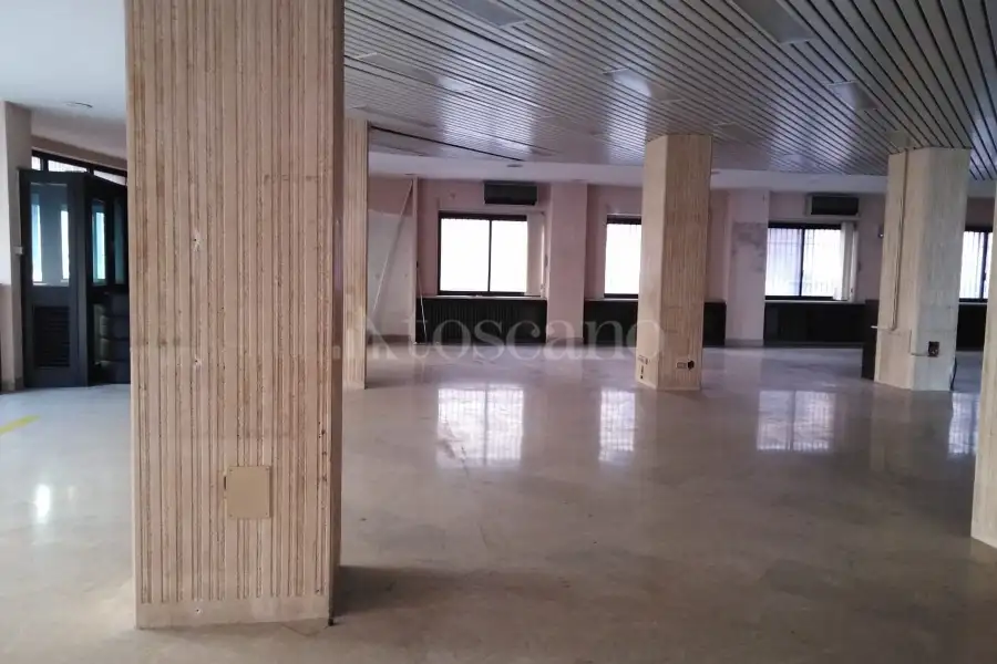 Negozio in affitto di 500 mq trattativa riservata (rif. 27/2025)