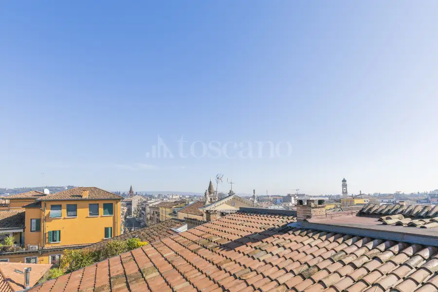 Casa in vendita di 400 mq a €2.500.000 (rif. 21/2025)