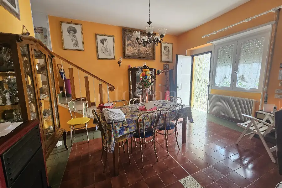 Villa Plurifamiliare in vendita di 160 mq a €275.000 (rif. 122/2025)