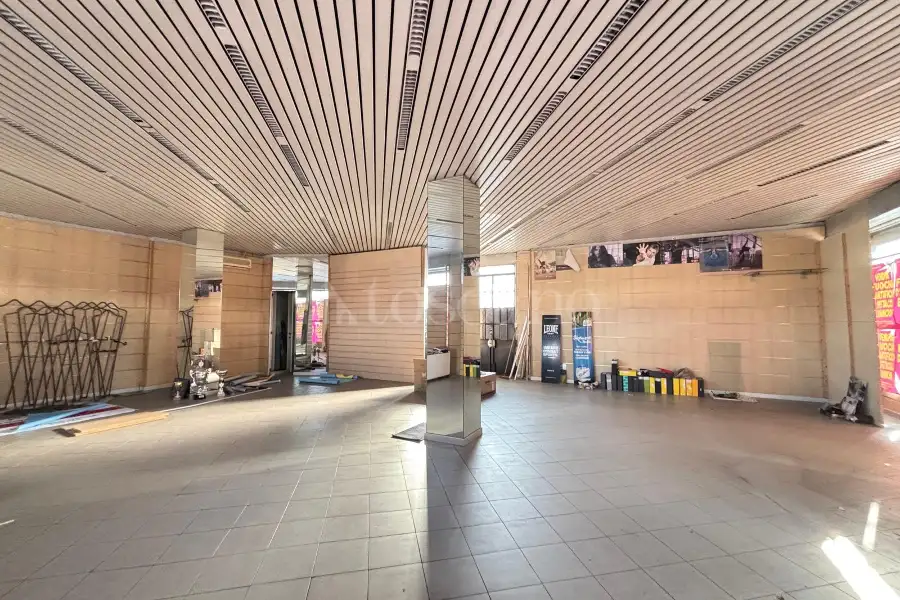 Negozio in vendita di 110 mq a €150.000 (rif. 1/2026)